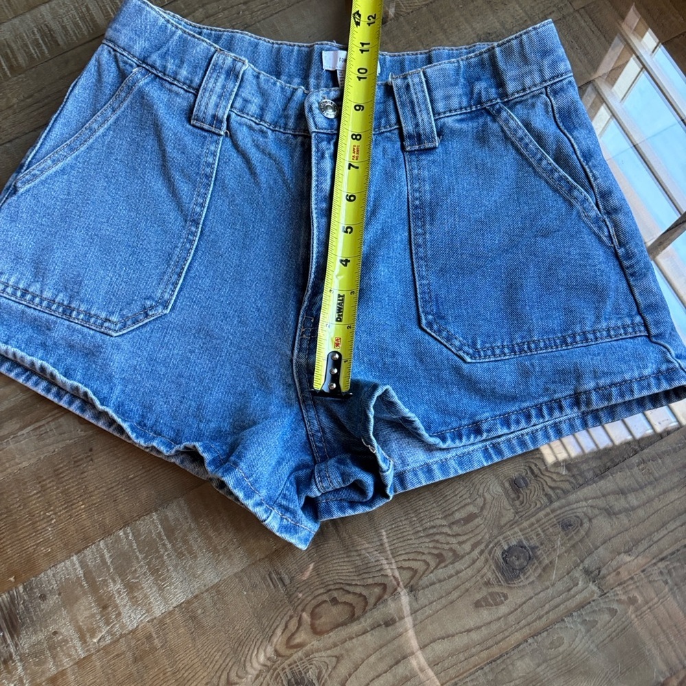 Super Cute Denim Women's Shorts - Picture 6 of 8